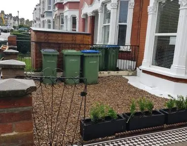 front-garden-landscape-shingle