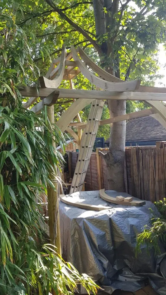UNIQUE CURVED PERGOLA